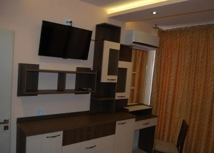 Luxury Neptune Center شقة *